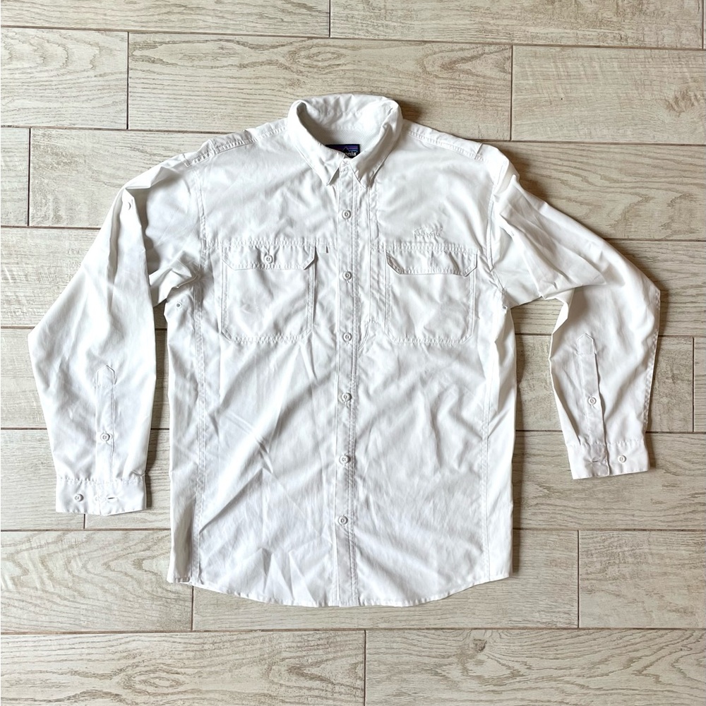 Patagonia classic men’s white button down - size medium